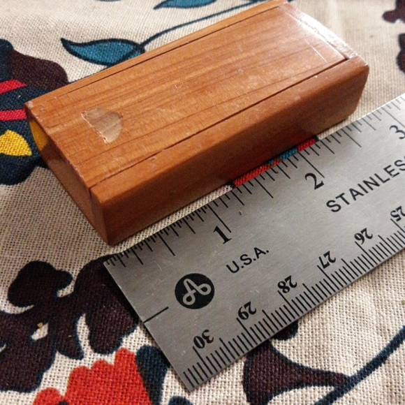 Hand-Crafted Mini-Guitar - Picture 8 of 8